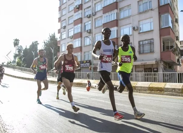 16uluslararasi-tarsus-yari-maratonu-yapildi-1729431991758.jpg
