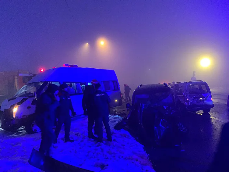 Bolu Dağı’nda yoğun sis zincirleme kazaya sebep oldu: 6 kişi yaralandı!