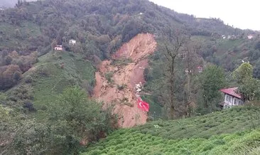 Rize’de heyelan: 2 katlı 2 ev toprak altında kaldı! #rize
