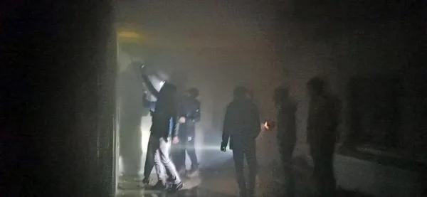 yuksekovada-korku-dolu-anlar-yanginda-bir-ev-kule-dondu-yaralilar-var-1642276558129.jpg