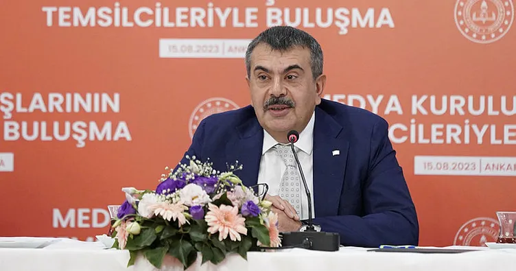 Bakan Tekin duyurdu: Devamsızlığa af yok