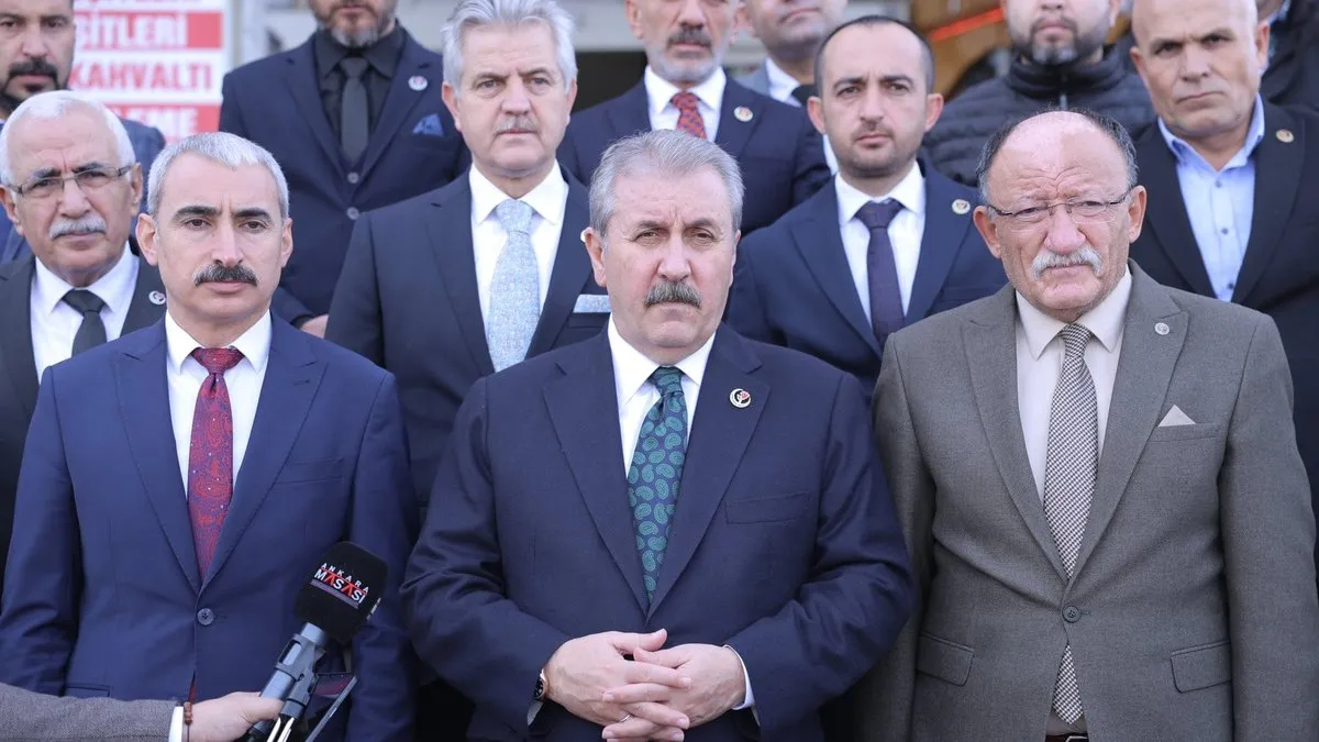 BBP Genel Başkanı Destici: Suriyeli mülteciler en kısa sürede ülkelerine geri dönecek BBP Genel Başkanı Destici: Suriyeli mülteciler en kısa sürede ülkelerine geri dönecek