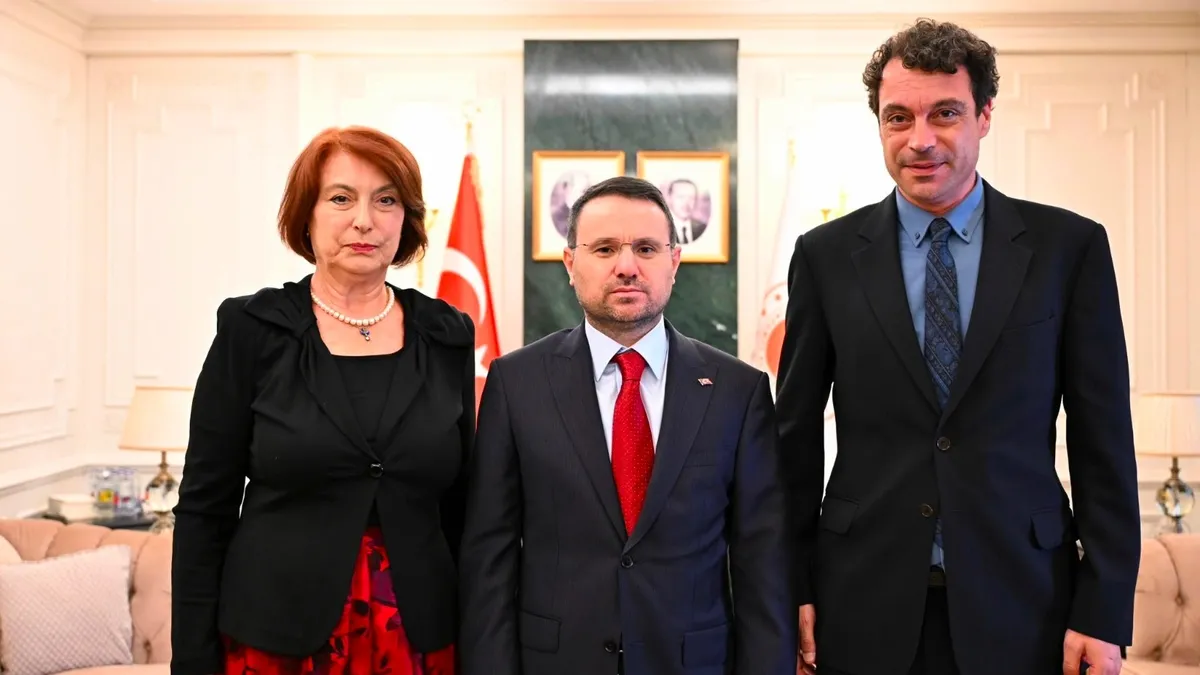 Kritik dosyalarda umutlandıran gelişme! Adalet Bakanı Gürlek, Behçet Oktay ve Uğur Mumcu’nun aileleriyle görüştü Kritik dosyalarda umutlandıran gelişme! Adalet Bakanı Gürlek, Behçet Oktay ve Uğur Mumcu’nun aileleriyle görüştü