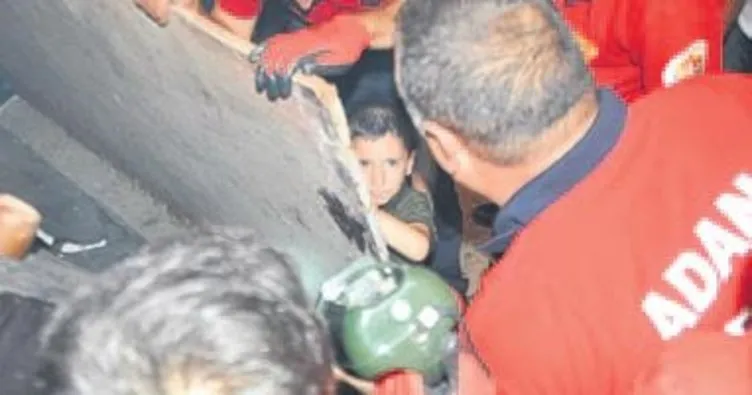 Adana’da bir çocuğun eline çivi battı
