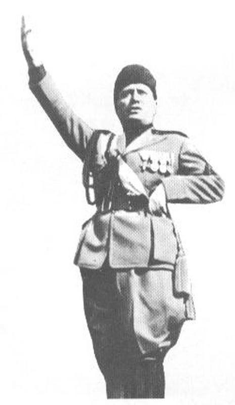 Бенито муссолини 1944. Рост бенито. Муссолини 1942. Бенито муссолини. Дуче бенито муссолини.