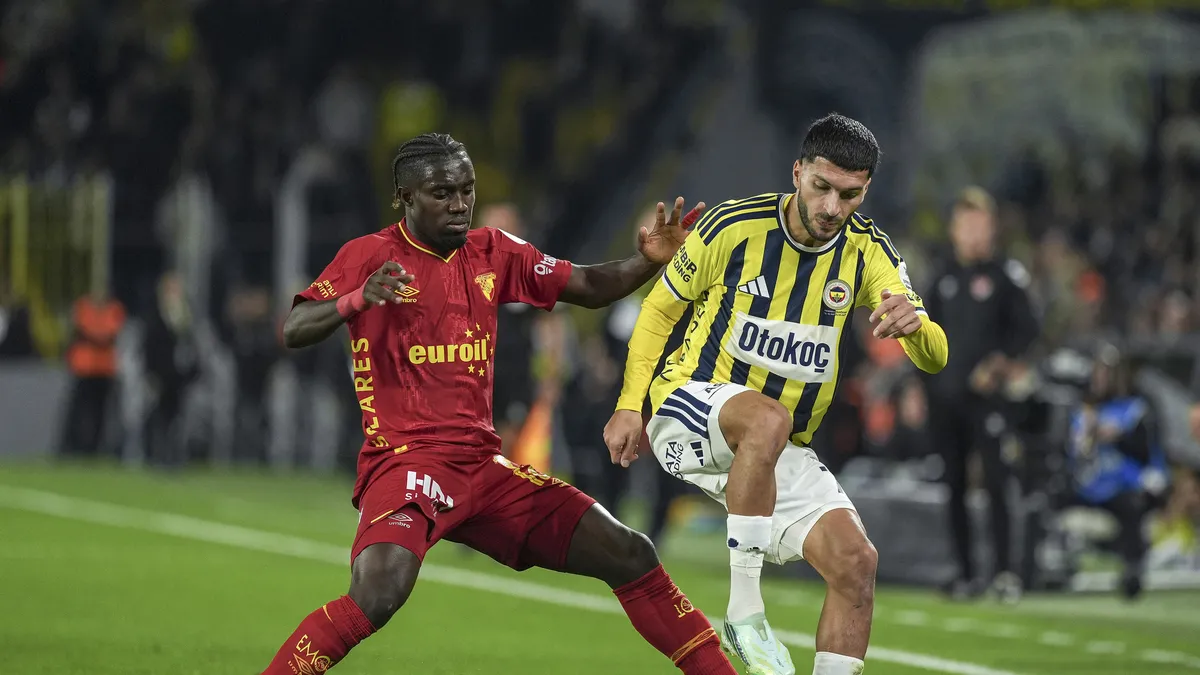 Fenerbahçe evinde Göztepe'ye mağlup oldu