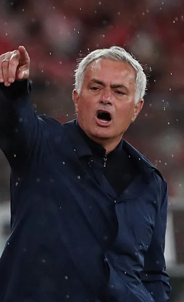Jose Mourinho, Benfica’ya veda etti!