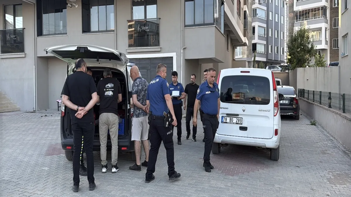 Karabük’te dur ihtarına uymayan sürücü yakalandı: 492 bin TL ceza kesildi! Karabük’te dur ihtarına uymayan sürücü yakalandı: 492 bin TL ceza kesildi!