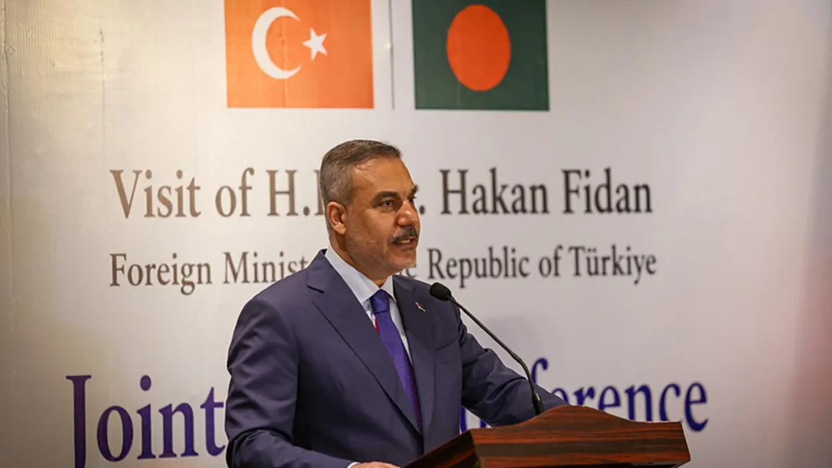 Bakan Fidan Bangladeşli mevkidaşı ile ortak basın toplantısında konuştu! Yeni işbirliği alanları mesajı Bakan Fidan Bangladeşli mevkidaşı ile ortak basın toplantısında konuştu! Yeni işbirliği alanları mesajı