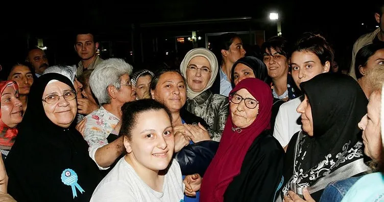 Cumhurbaşkanı’nın eşi Emine Erdoğan, şehit aileleri ile iftar yaptı
