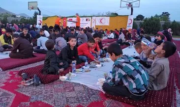 Kızılay’ın iftar sofraları dünyanın dört bir yanında on binlerce ihtiyaç sahibini buluşturdu