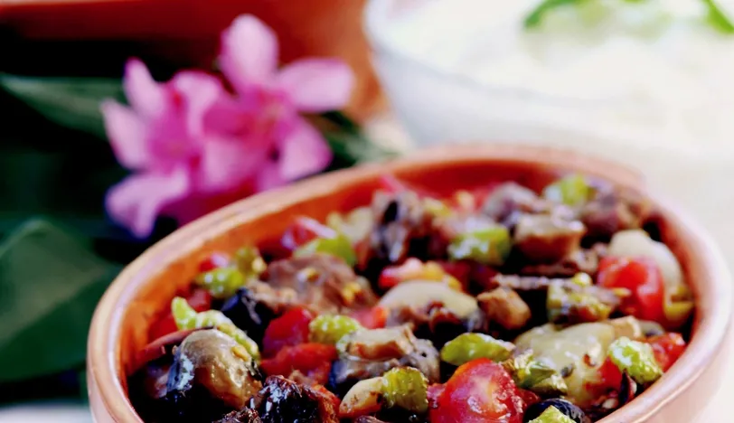 Güveçte Mantarlı Et