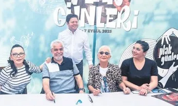 Plaklarını imzaladılar