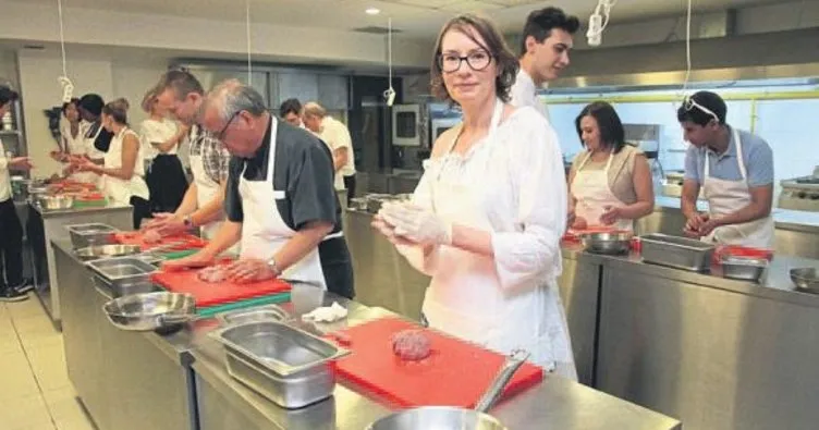 Fransız turizmcilere Ege mutfağı tanıtıldı