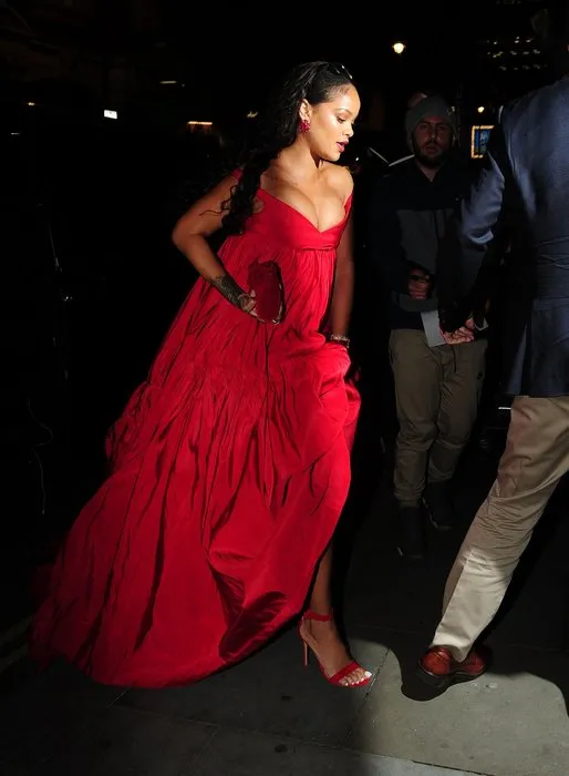 Senegal'de 30 STK ortak bildiri yayımladı: Rihanna'yı istemiyoruz!