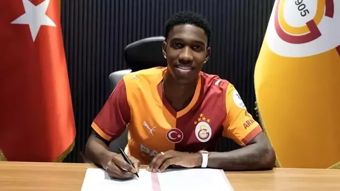 Süper Lig’de transferler peş peşe açıklandı! İşte atılan tüm imzalar...
