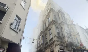 Beyoğlu’nda 6 katlı iş yerinde yangın!