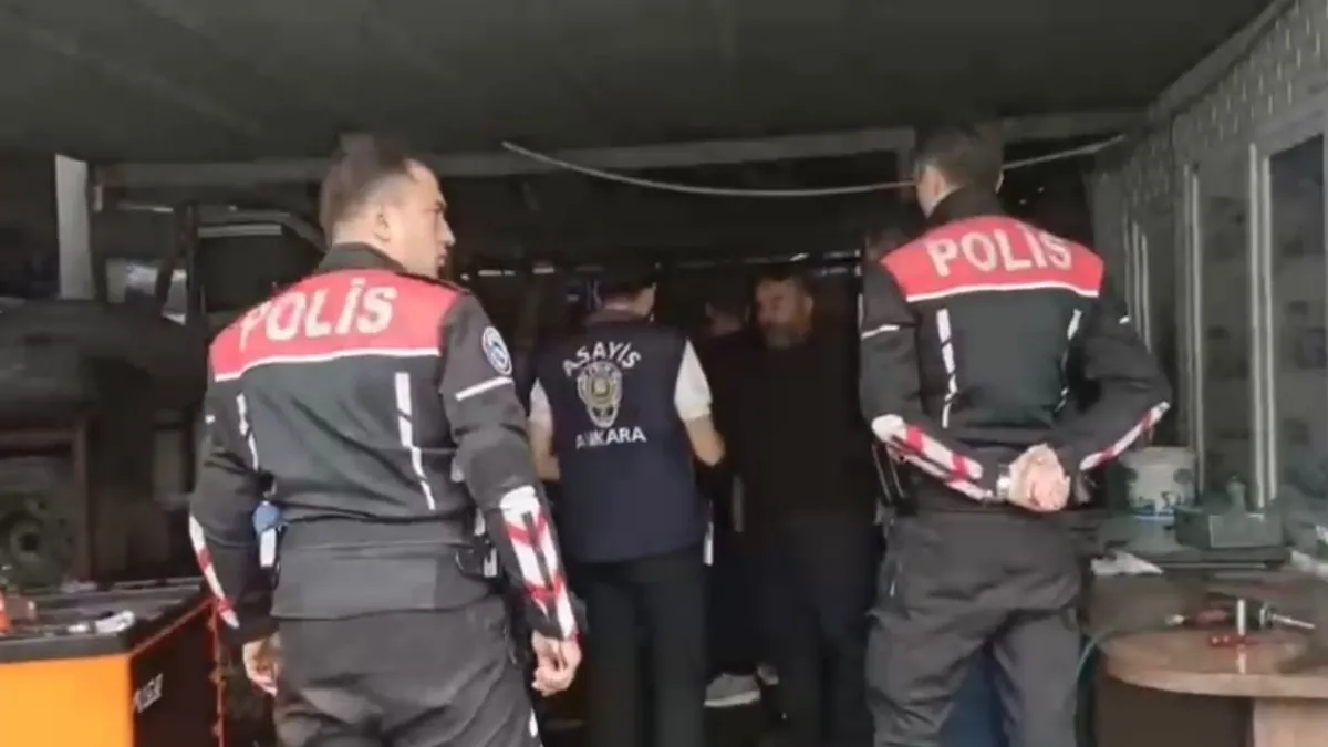 Ankara’da change operasyonu: 13 motor ve 4 şanzıman ele geçirildi Ankara’da change operasyonu: 13 motor ve 4 şanzıman ele geçirildi