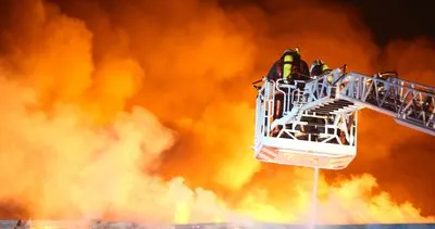 Düzce’de büyük fabrika yangını üç ilden destek ekipleri geldi