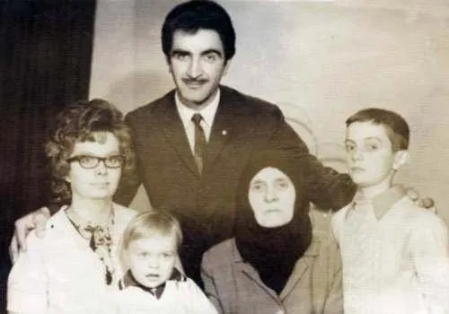 Ünlülerin aile albümleri