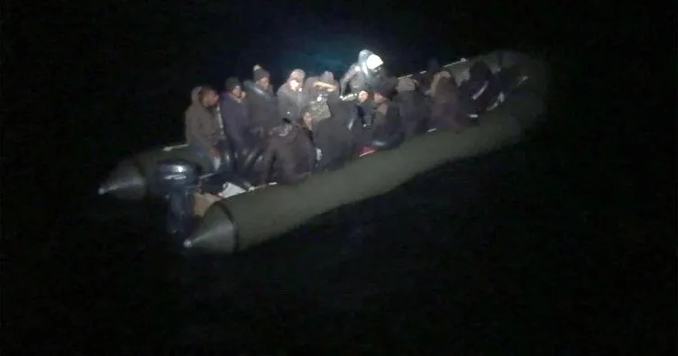 Fethiye açıklarında lastik bot içindeki 32 düzensiz göçmen kurtarıldı