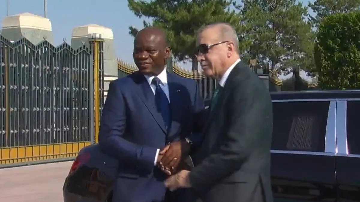 Gabon Cumhurbaşkanı Ankara'da: Başkan Erdoğan resmi törenle karşıladı! Gabon Cumhurbaşkanı Ankara'da: Başkan Erdoğan resmi törenle karşıladı!