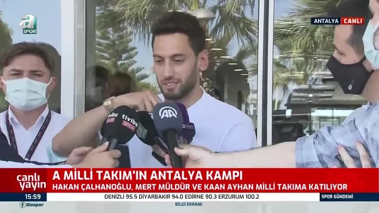 Hakan Çalhanoğlu'dan transfer sözleri! 