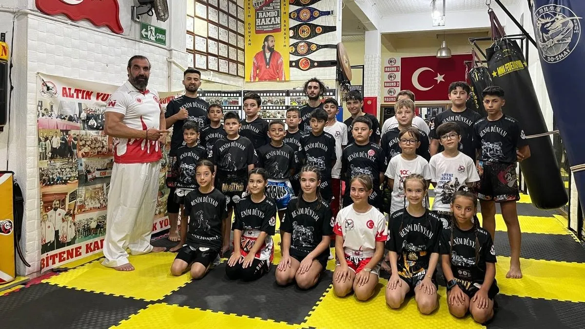 Lakabını resmi kimliğine taşıdı: MMA Dünya Şampiyonu Hakan İtmiş, “Rambo Hakan” oldu