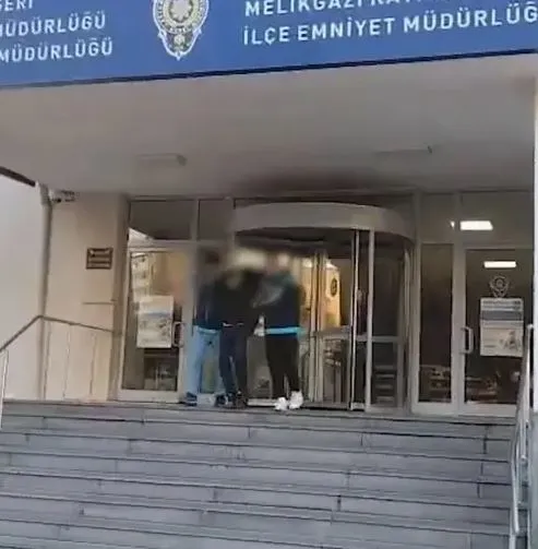 kayseride-babasini-bicaklayarak-katletmisti-cani-evladin-ifadesi-kan-dondurdu-babam-uyurken-1779957279533.jpg