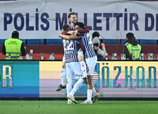 son-dakika-haberi-karadeniz-derbisinde-kazanan-trabzonspor-1744568070306.jpeg