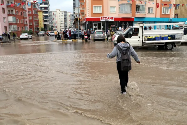 son-dakika-haberleri-meteorolojiden-siddetli-yagis-uyarisi-il-il-bolge-bolge-acikladi-1630909720145.jpg