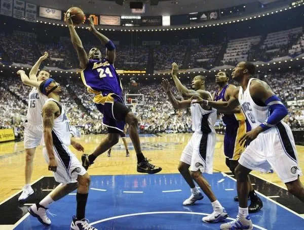 Los Angeles Lakers şampiyon