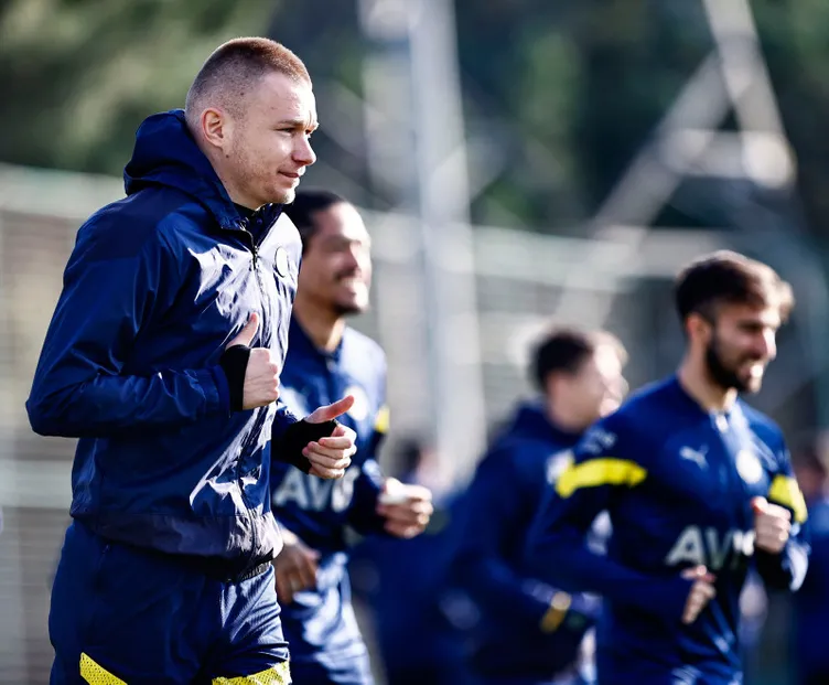 Son dakika transfer haberi: Galatasaray istedi Fenerbahçe devreye girdi! Yıldız oyuncu Süper Lig'e...