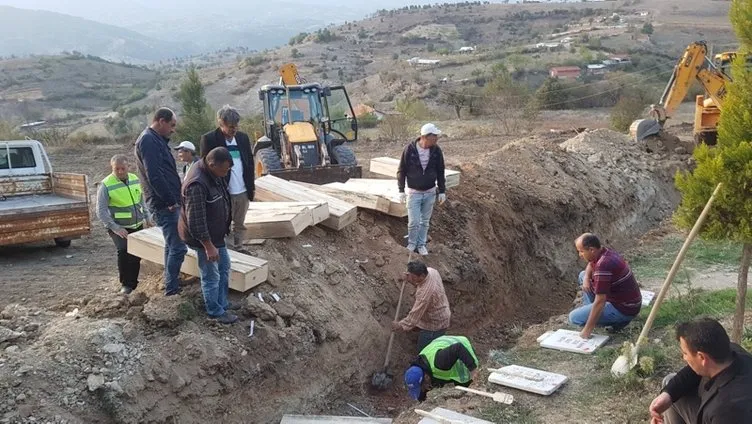 İstimlak nedeniyle boşaltılan köyün mezarlığı taşınıyor