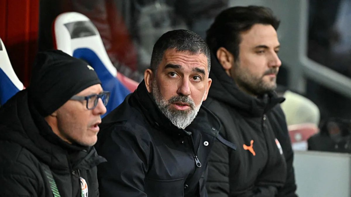 Ukrayna Premier Ligi’nde şampiyon Arda Turan’ın Shakhtar Donetsk’i! Ukrayna Premier Ligi’nde şampiyon Arda Turan’ın Shakhtar Donetsk’i!