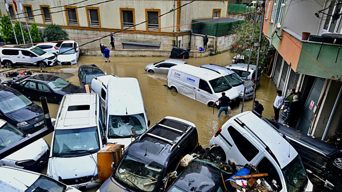 SON DAKİKA… Mega El Nino İstanbul’u vurdu! Uzmanlar canlı yayında açıkladı: 3 aylık yağış bir günde düştü…