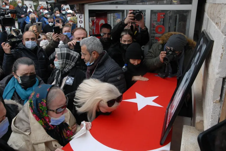 Son dakika: Fatma Girik Memduh Ün'e kavuştu! Usta oyuncunun vasiyeti yerine getirildi!