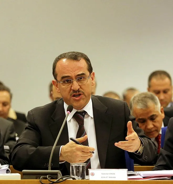 Kemal Kılıçdaroğlu istifa etsin: Kırk haramilerini de alsın gitsin!