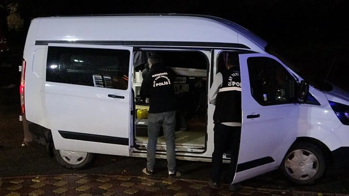 Birbirlerini bıçaklayıp birlikte hastaneye gittiler Birbirlerini bıçaklayıp birlikte hastaneye gittiler