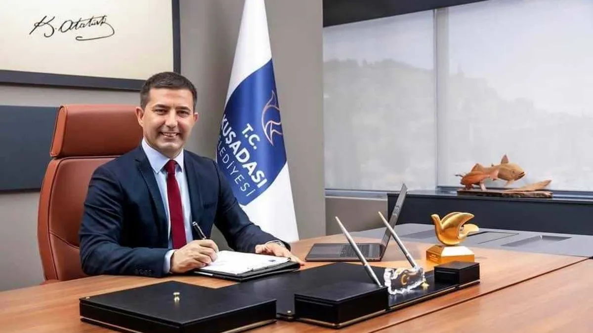 SON DAKİKA… CHP’li Kuşadası Belediye Başkanı Ömer Günel gözaltına alındı SON DAKİKA… CHP’li Kuşadası Belediye Başkanı Ömer Günel gözaltına alındı