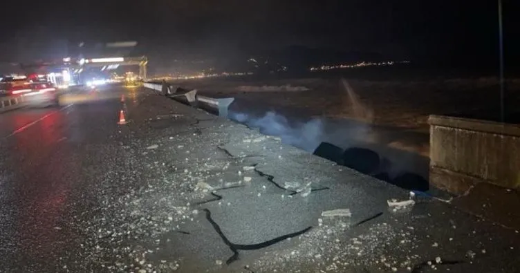 Karadeniz sahil yolunda dalgalar nedeniyle istinat duvarı çöktü! Yol tek şeride düştü
