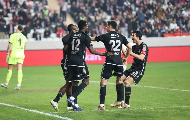 Son dakika Beşiktaş haberi: Semih Kılıçsoy Türk futbol tarihine geçecek! Sacha Boey ve Arda Turan’ı gölgede bırakacak...