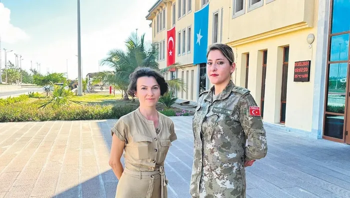 turk-kadin-subaylar-somalili-genclerin-idolu-oldu-1709836016601.jpeg