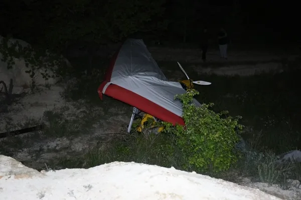 kapadokyada-facianin-esiginden-donuldu-arizalanan-microlight-vadiye-acil-inis-yapti-1779962605926.jpg