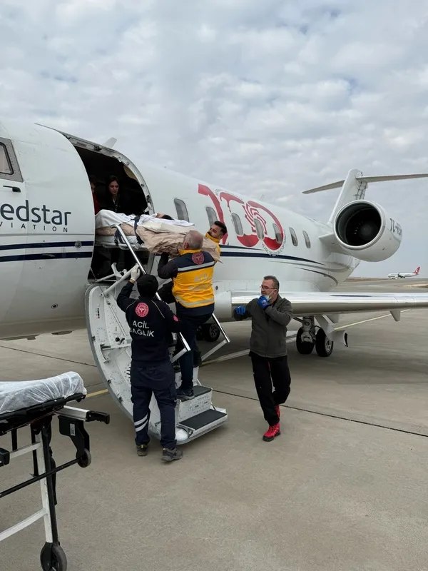 sanliurfali-muhammed-yasir-icin-ambulans-ucak-havalandi-1741605068860.jpg