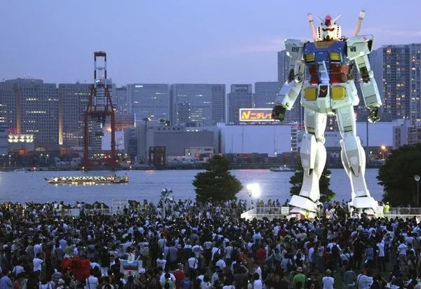 Tokyo'nun göbeğinde bir robot