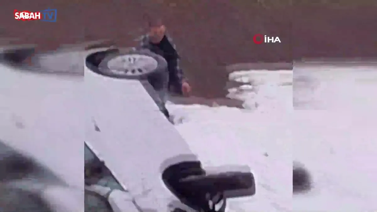 Kars'ta şarampole uçan araçtan sürücü burnu bile kanamadan kurtuldu | Video