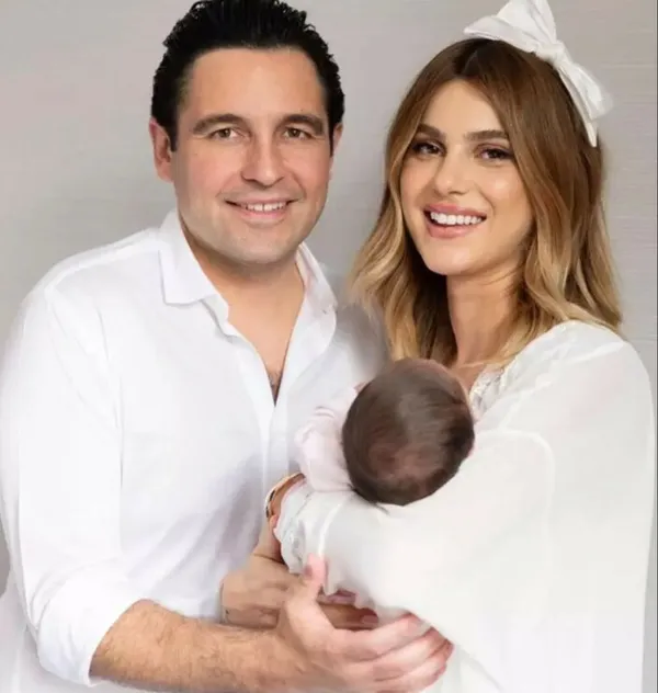 nazli-sabanci-kiyafetlerini-tek-tek-satisa-cikardi-iste-milyonluk-gardirobun-bosalma-sebebi-1792752127498.jpg