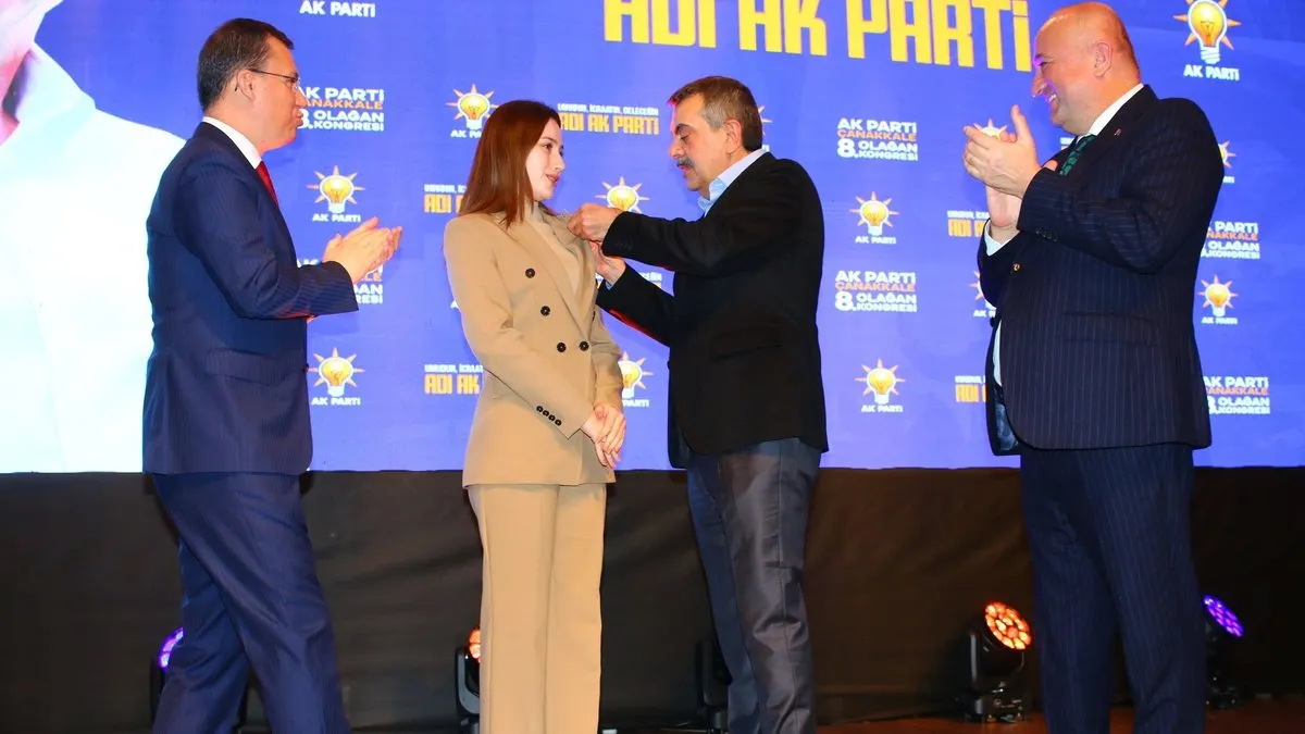 Türkiye’nin en genç belediye başkanı AK Parti'ye geçti