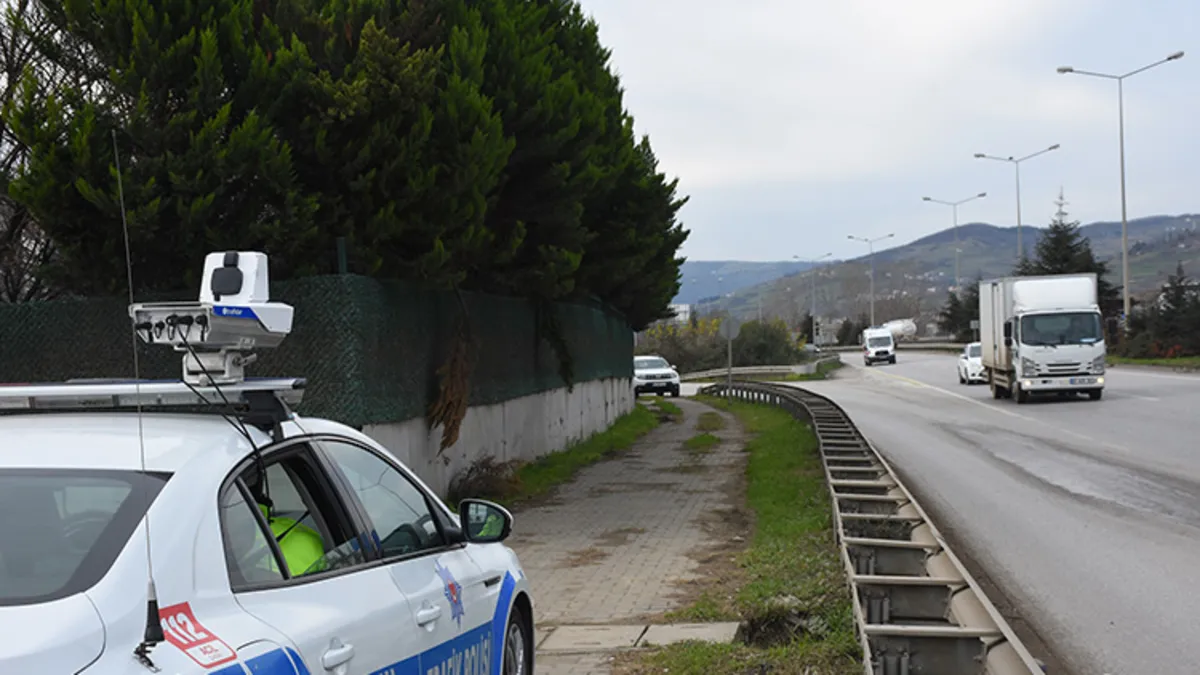 Milyonlarca sürücüyü ilgilendiriyor! Bakanlık yeni dijital uygulamayı devreye aldı: Radar noktaları tek haritada görülebilecek Milyonlarca sürücüyü ilgilendiriyor! Bakanlık yeni dijital uygulamayı devreye aldı: Radar noktaları tek haritada görülebilecek